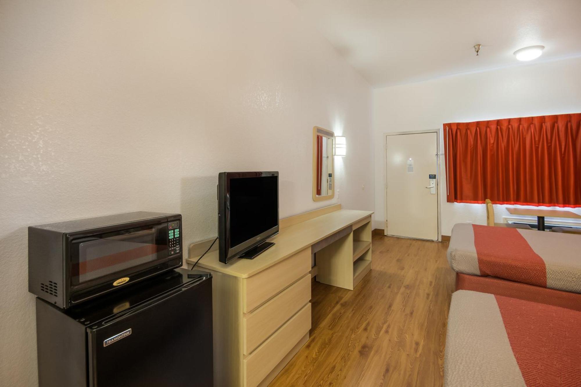 Americas Best Value Inn & Suites ฮัมเบิล ภายนอก รูปภาพ